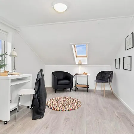 Din Hjem! Mitt I By1. Gratis Parkering!! アパート