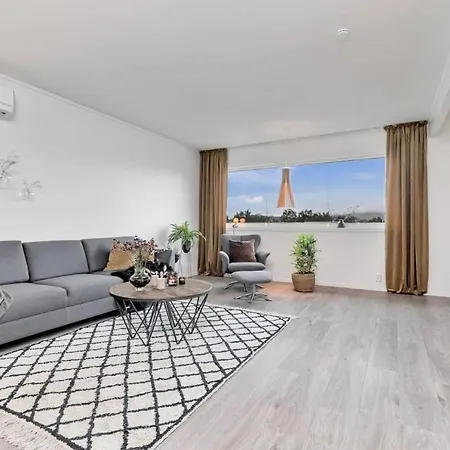 Apartment Din Hjem! Mitt I By1. Gratis Parkering!! *