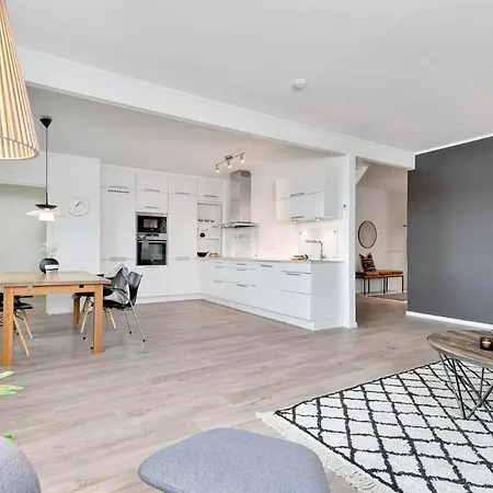 Din Hjem! Mitt I By1. Gratis Parkering!! דירה