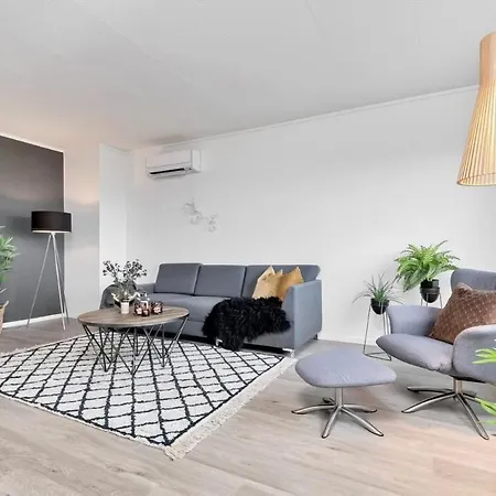 Din Hjem! Mitt I By1. Gratis Parkering!! Leilighet *